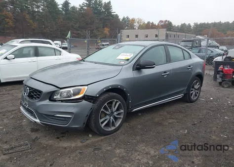 2018 Volvo S60 Cross Country T5 z USA, uszkodzony, nr VIN YV440MUM9J2006405